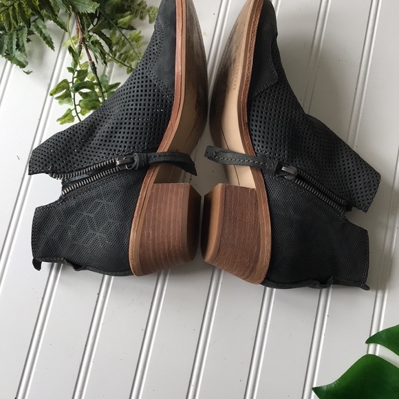 Dolce vita boots pointed toe charcoal black grey laser cut ankle - Picture 8 of 10